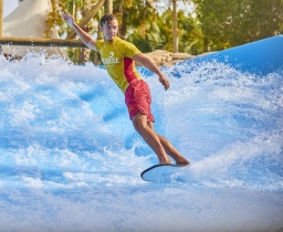 Aquaventure Waterpark surfařská aréna